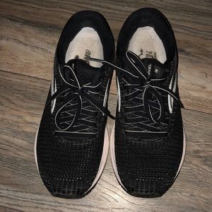 brooks running shoes